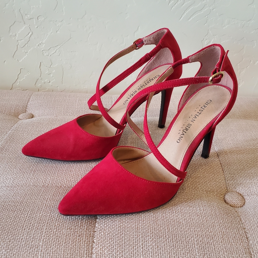 Red strap pump